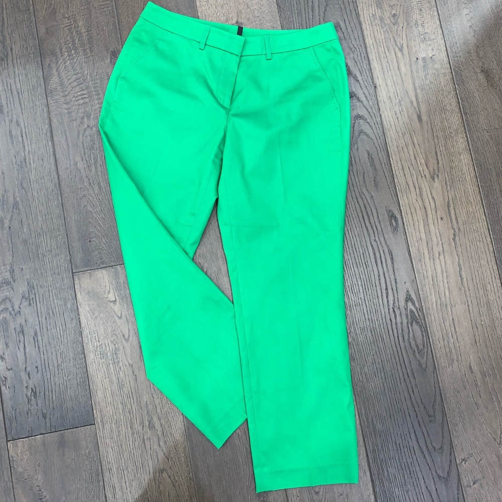 Tahari Capri
